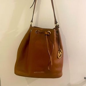 Michael Kors bucket bag in great condition.